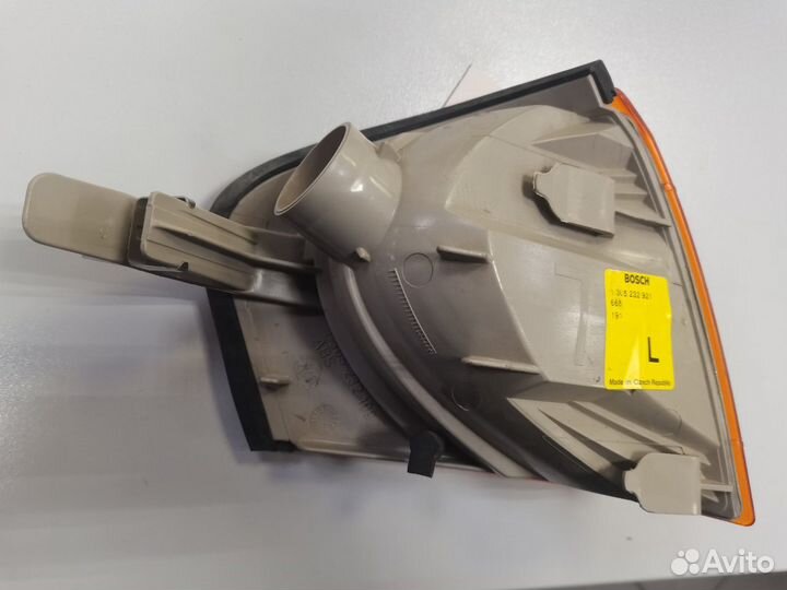 Поворотник левый Mercedes W202