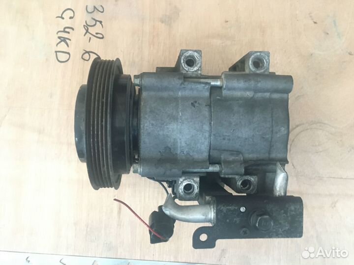 Компрессор кондиционера Hyundai Terracan J3