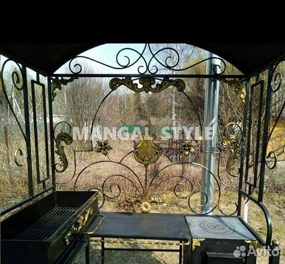 Мангал с крышей