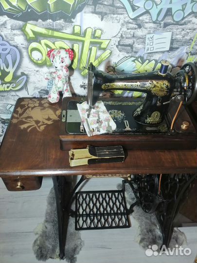 Швейная машина Singer