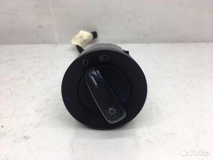 Переключатель света фар Volkswagen Jetta 6 1.8