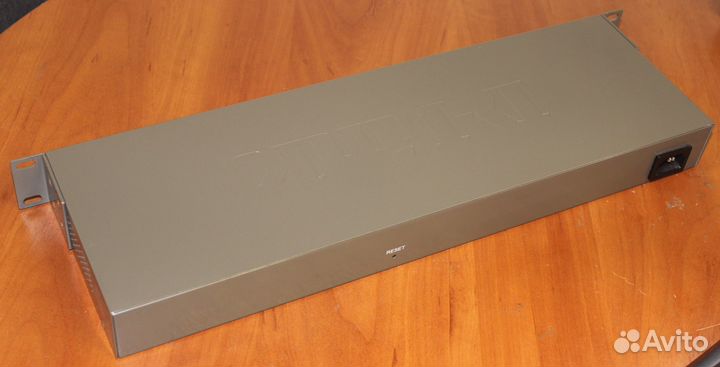 Коммутатор D-link DES-1226G