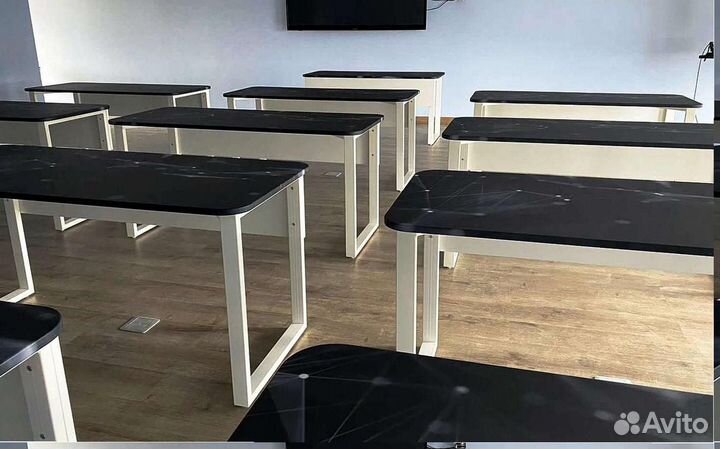 Компьютерный стол 'Canadian Cast'