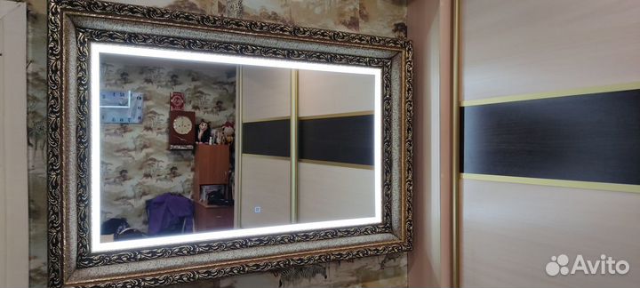 Зеркало в багетной раме