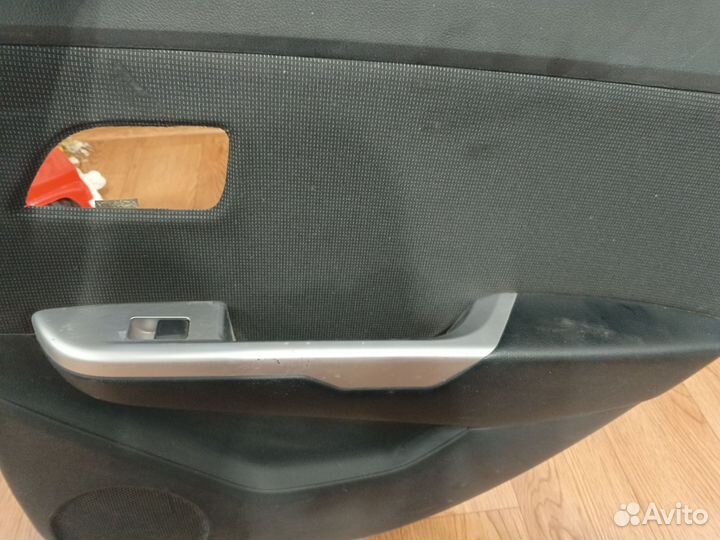 Задние обшивки дверей левая и правая