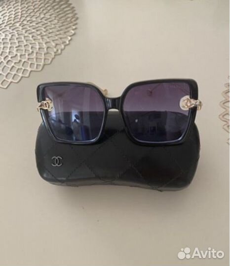 Солнечные очки женские