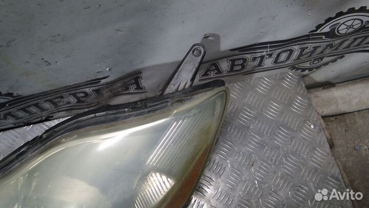 Фара левая Toyota Sienna 2 2007 3.5