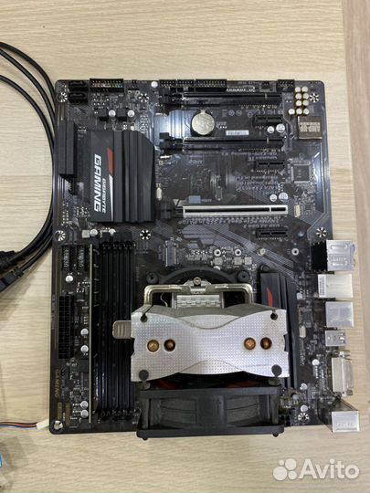 Материнская плата