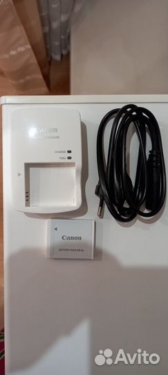 Зарядное устройство, аккумулятор, кабель (Canon)