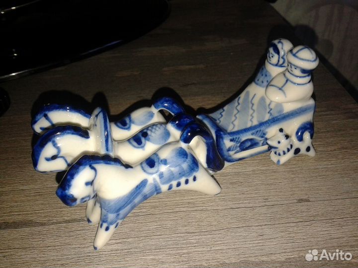 Тройка гжель