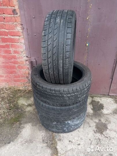 Tracmax Ice-Plus S210 225/45 R18 95V