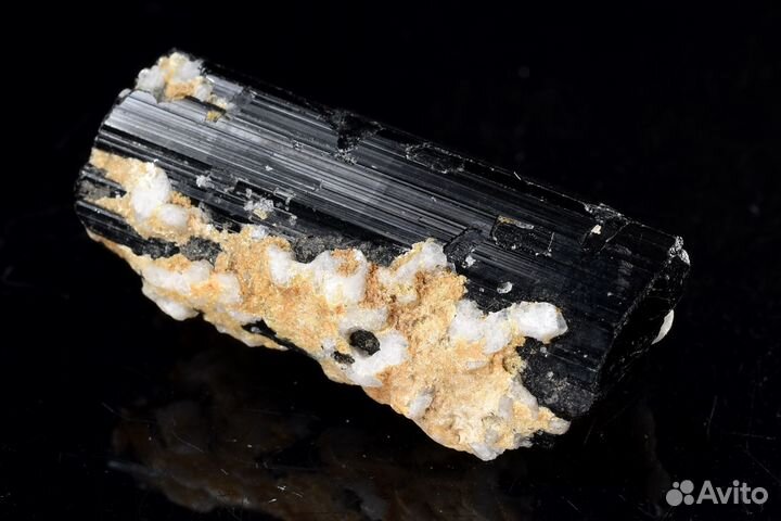 Кристалл. Турмалин (шерл), альбит. Лот №869