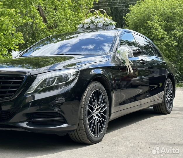 Украшение на свадебный автомобиль