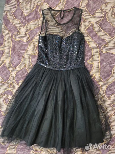 Новогоднее платье s 42