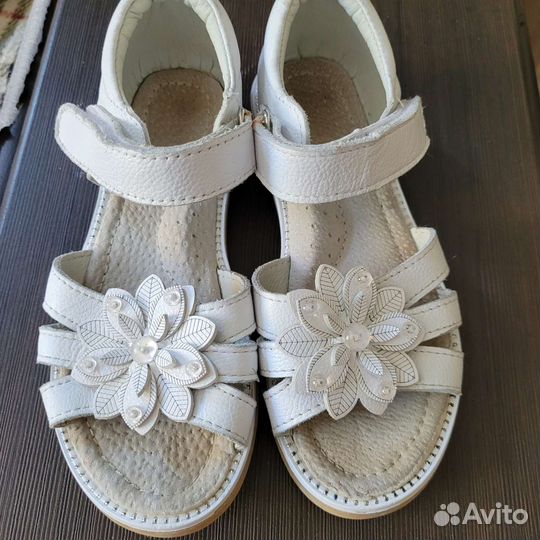 Сандалии на девочку