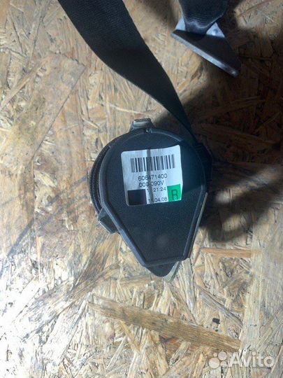 Ремень безопасности задний правый Volkswagen Golf