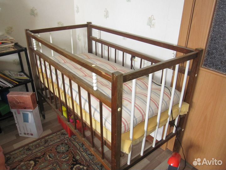 Отдам в дар кроватку детскую с матрацем