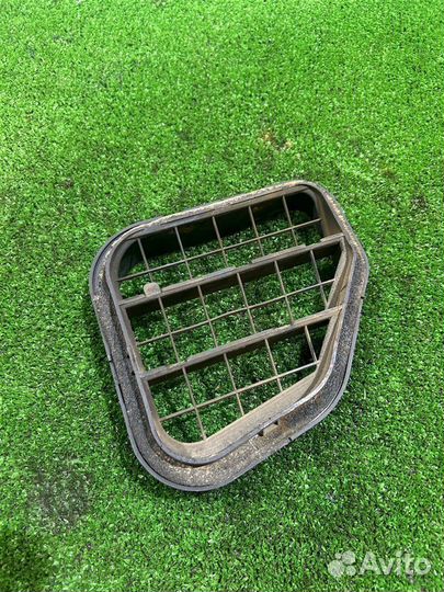 Решетка вентиляции багажника Kia Rio 2 JB G4EE