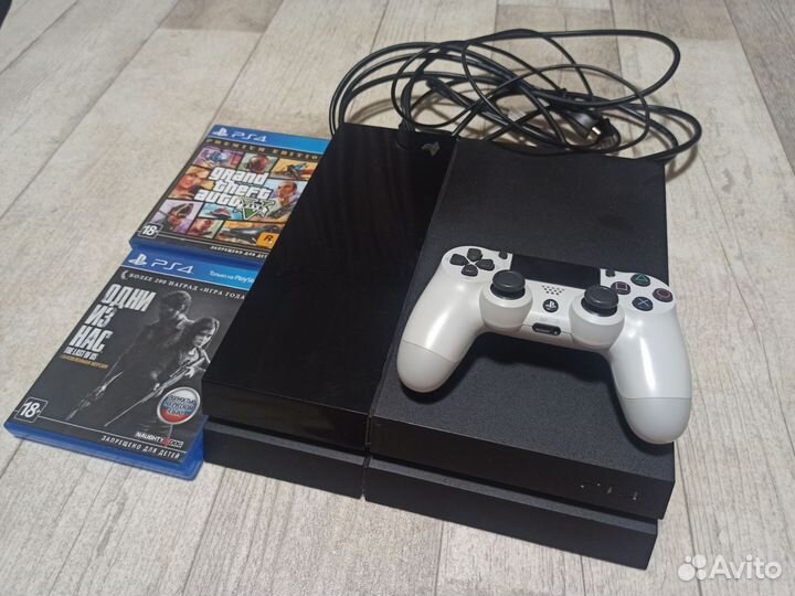 Sony PS4 + геймпад и игры