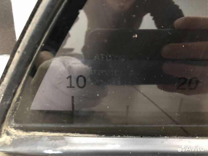 Стекло двери задней правой форточка Toyota Corolla