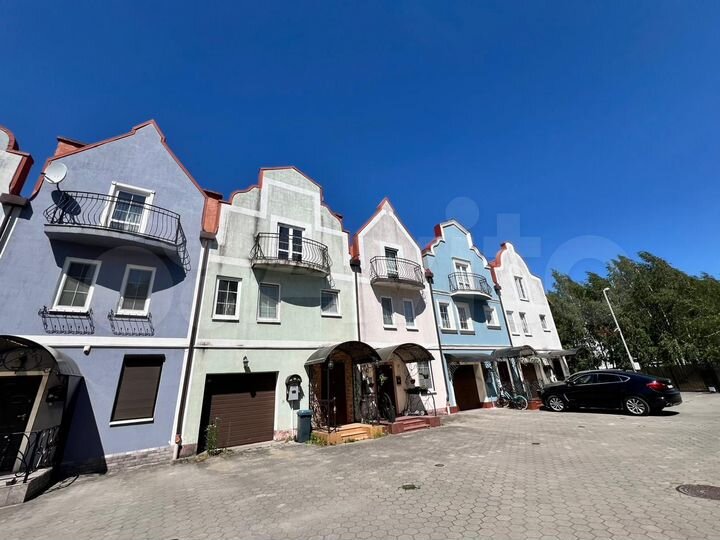 Таунхаус 224 м² на участке 1,5 сот.