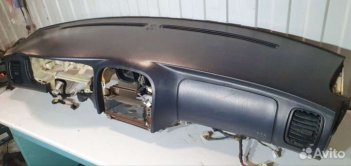 Торпедо с airbag и проводкой Hyundai Sonata EF