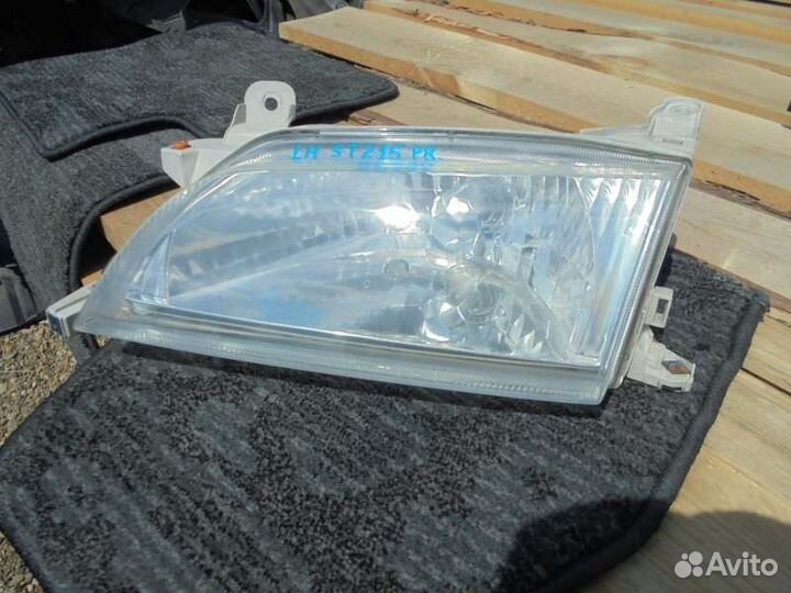Фара левая Toyota Corona Premio ST215 3S-FE 2001