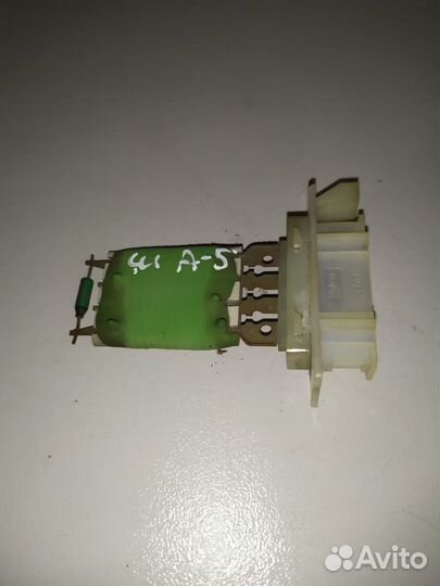 Реастат печки Skoda Octavia A5 2012