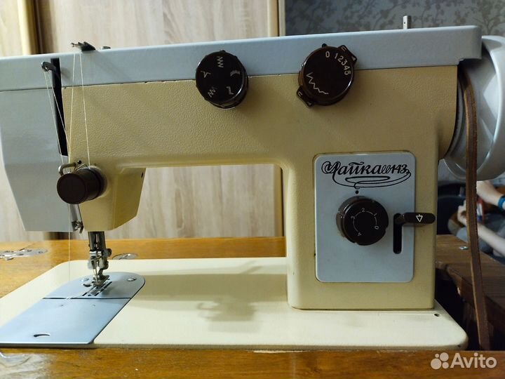 Продам швейную машинку 