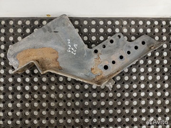 41298019 Кронштейн усилителя бампера левый