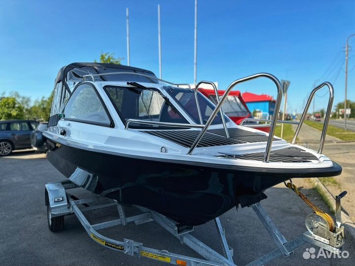 Катер Phoenix 530 HT