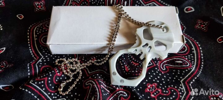 Тактический брелок кулон череп