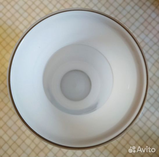 Шикарная ваза из молочного стекла. Мельница