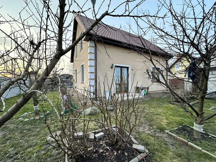 Дом 98 м² на участке 5 сот.