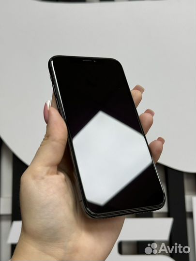 iPhone X, 64 ГБ