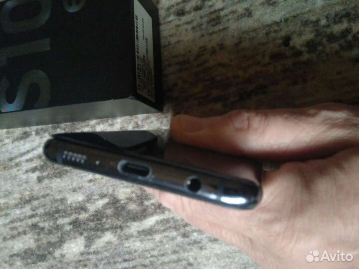 Samsung Galaxy S10e, 6/128 ГБ