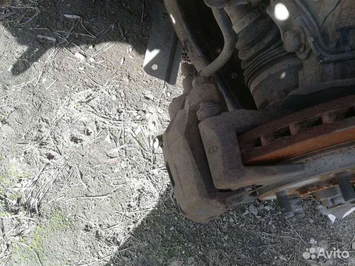 Передние суппорта на митсубиси аутлендер хл