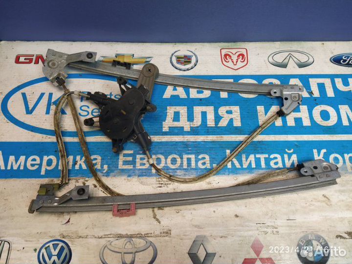 Стеклоподъемник левый Dodge Caravan 96-00