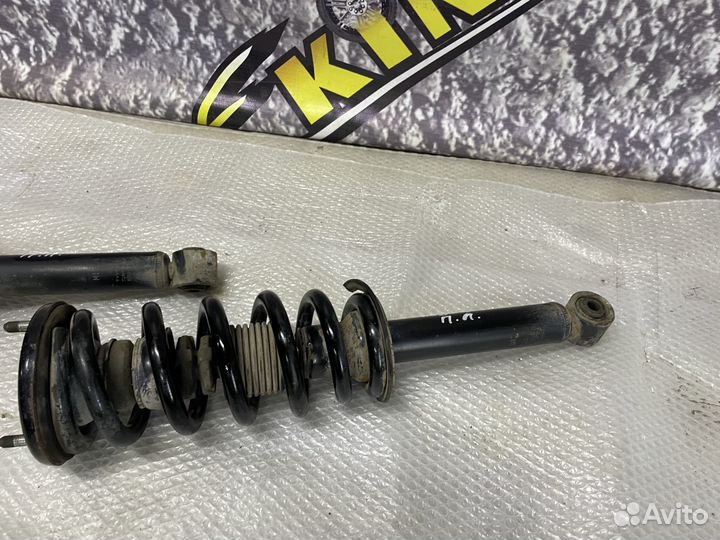 Амортизатор передний Mitsubishi Pajero Паджеро 4