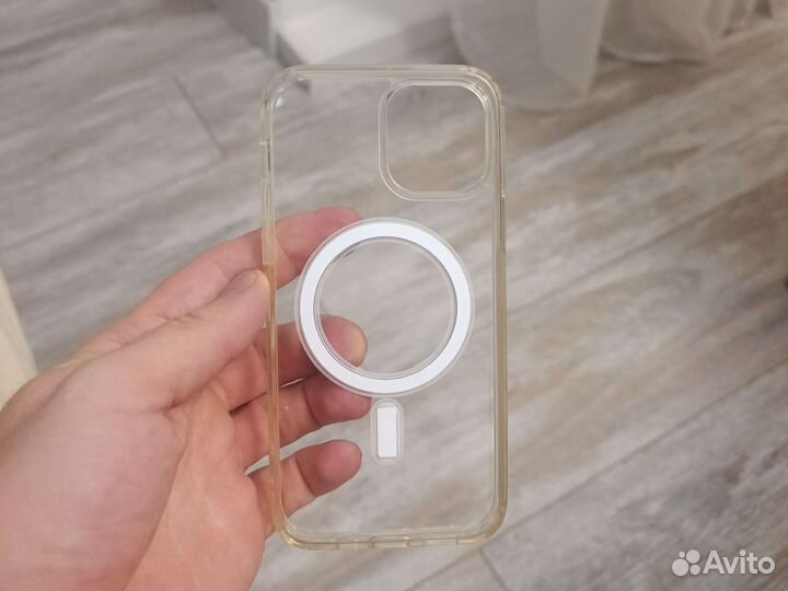 Чехол на iPhone 12