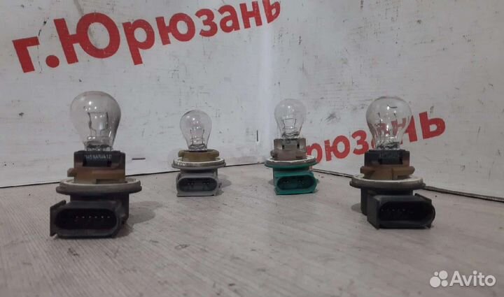 Патрон фонаря Ford Maverick