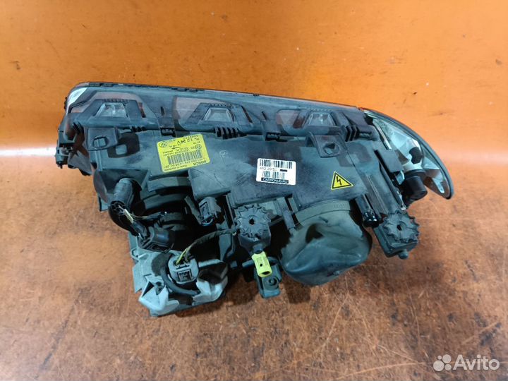 Фара Bmw 3-series E46-AV31 (Правое)