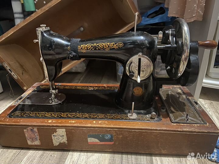 Швейная машинка ручная