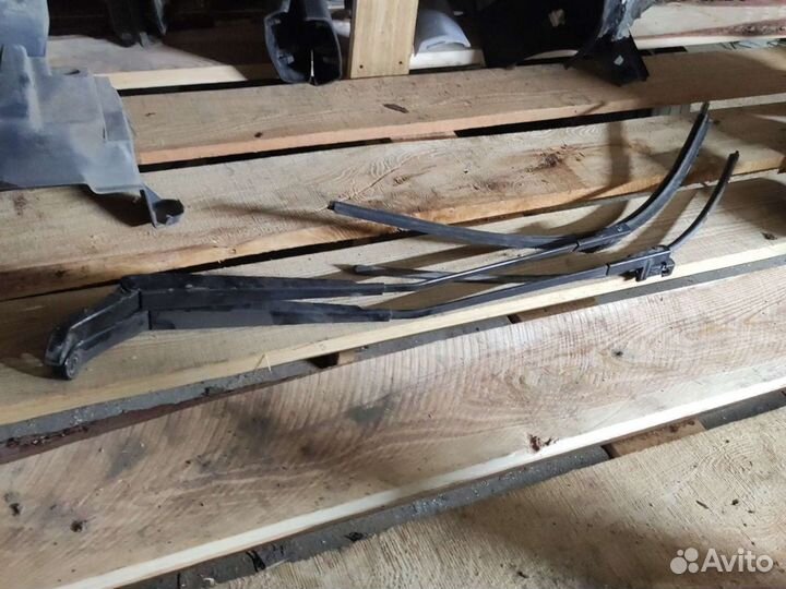 Держатели щеток стеклоомывателя Peugeot 407