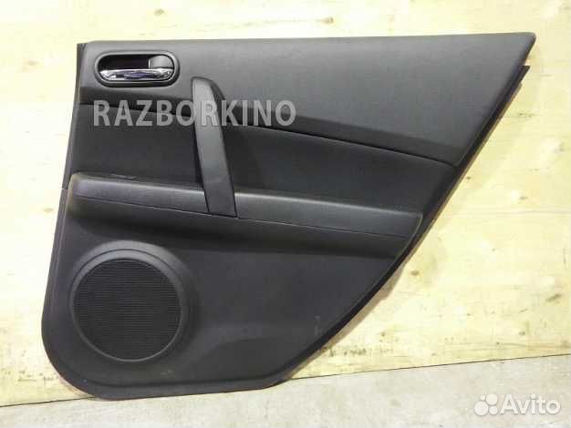 Обшивка двери задней правой