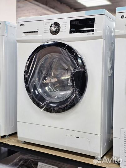 Стиральная машина LG F2J3HS8W белый