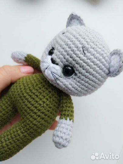 Вязаный военный талисман