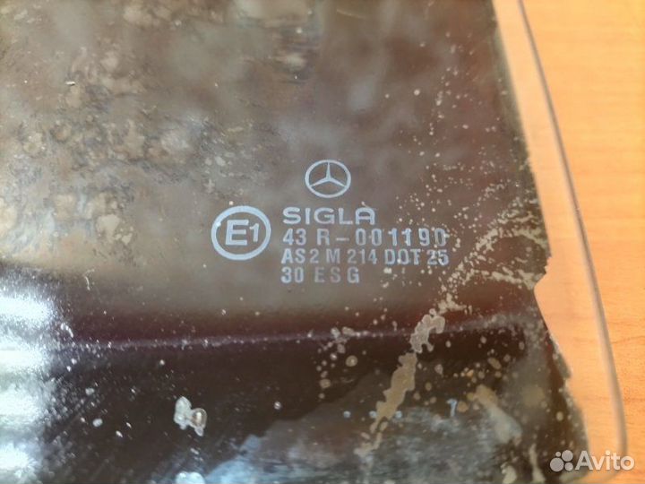 Стекло двери заднее левое Mercedes-Benz E-Class