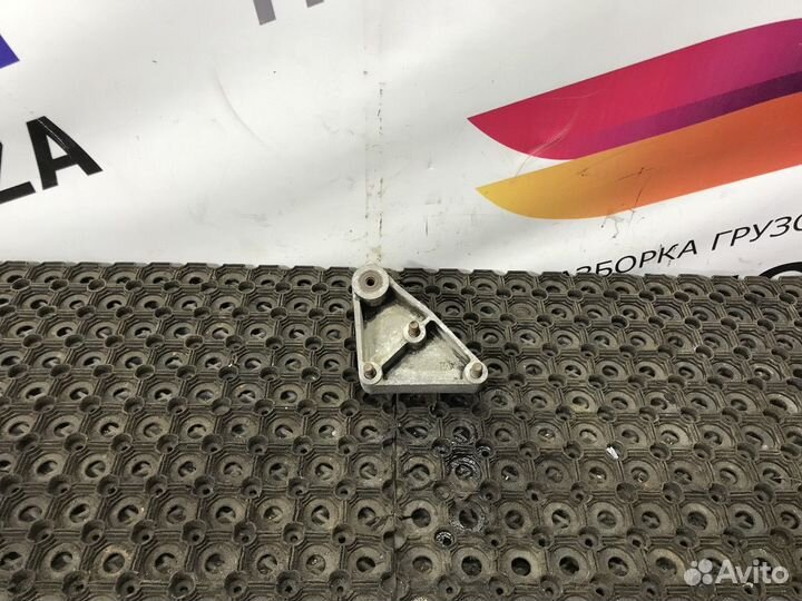 Кронштейн кулисы кпп Scania 4-series