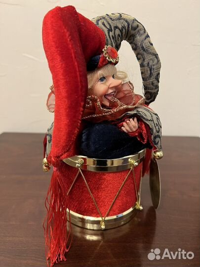 Музыкальная игрушка Петрушка